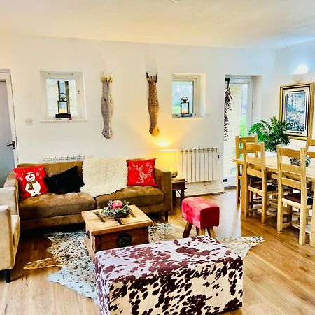 Castleford Cottage , Lowermill Estate Somerford Keynes エクステリア 写真