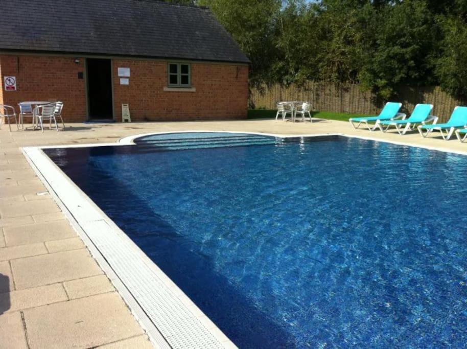 Castleford Cottage , Lowermill Estate Somerford Keynes エクステリア 写真